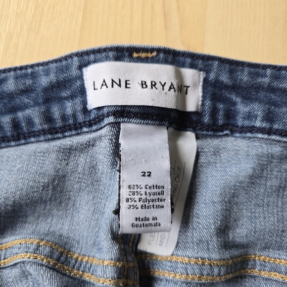 Lane Bryant Mid Rise Girlfriend Crop Jeans Size 22 - Picture 9 of 10